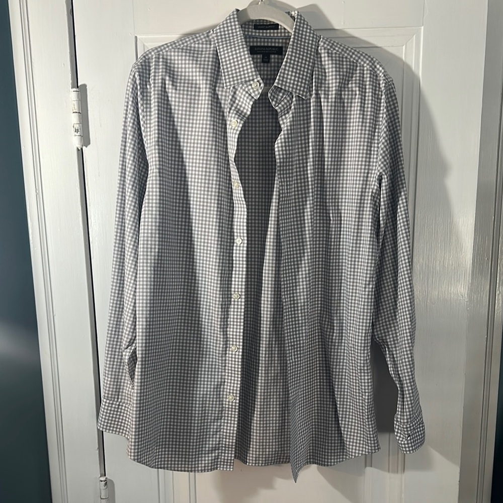 Banana Republic Men’s Gingham Button Down Shirt